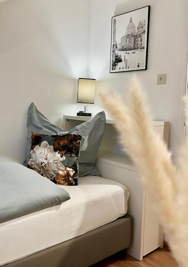 Casa Parkview - Relax & Chill - Perfect For Business Travel, Weekend Trip, Family&friends, Dogs Lover, Romance, Layover Or Longstay Appartement Limburg an der Lahn
